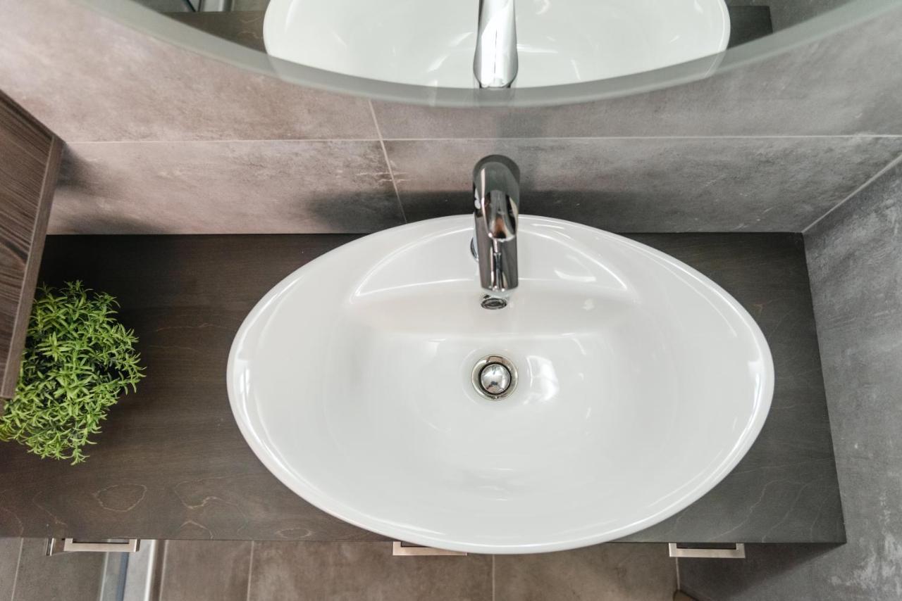 Elegant Decorated House - Free Private Parking! *
