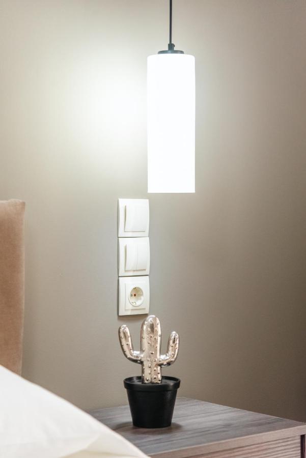 Elegant Decorated House - Free Private Parking! Apartment